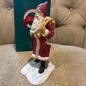 Hallmark Heirloom Santa Collection - Santa Wearing Hood